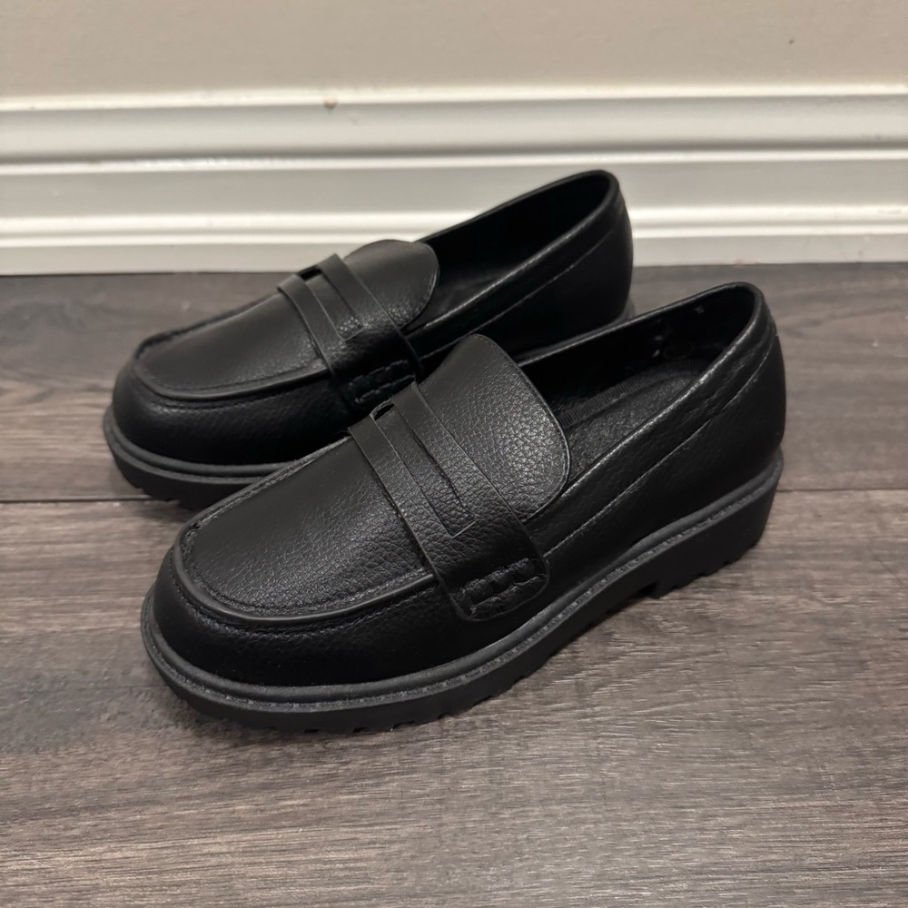 Coutgo Elegant Black Slip-On Penny Loafers